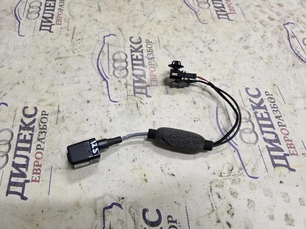 камера заднего вида Audi A8 [4H] 2010> - R