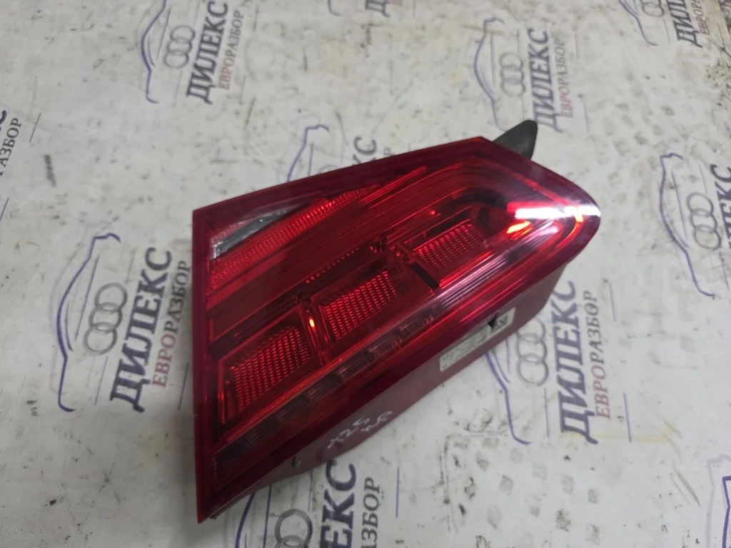 фонарь внутренний Audi A8 [4H] 2010> R R