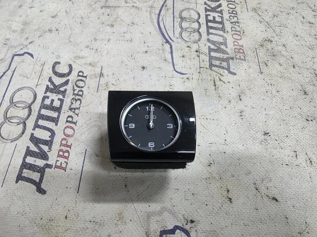 часы Audi A8 [4H] 2010> - -