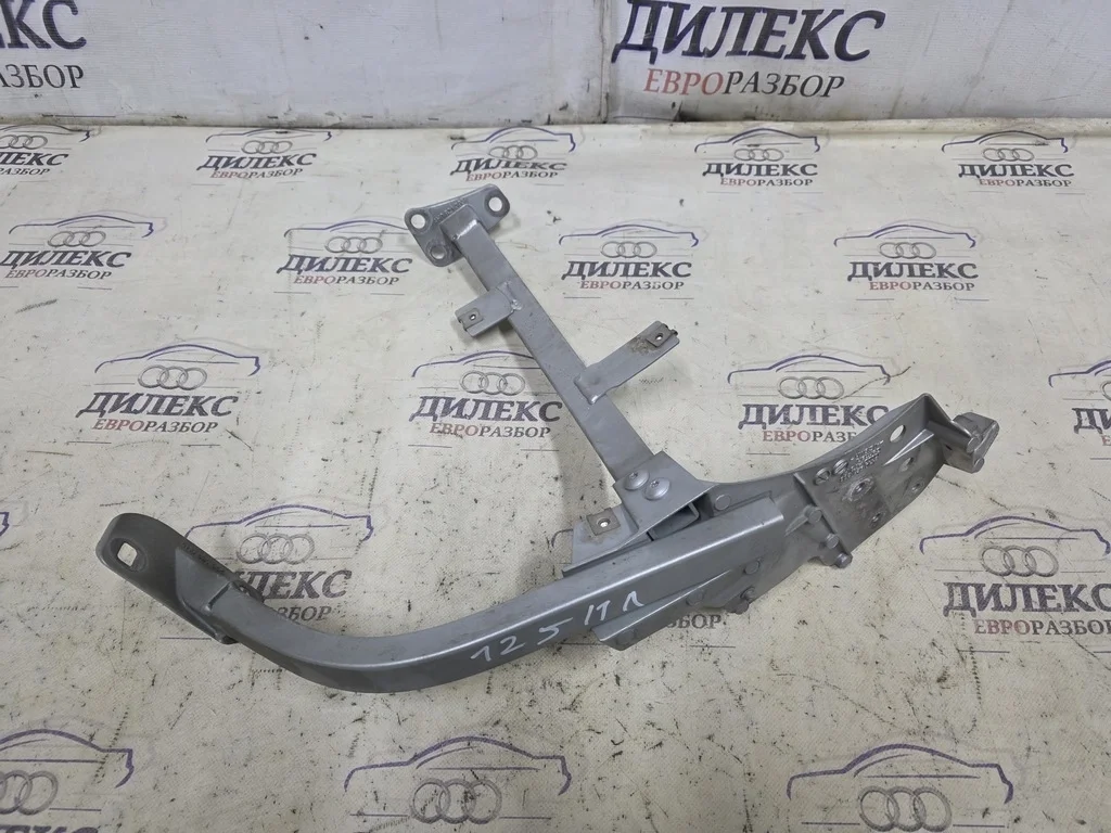 кронштейн крепления крыла Audi A8 [4H] 2010> L -