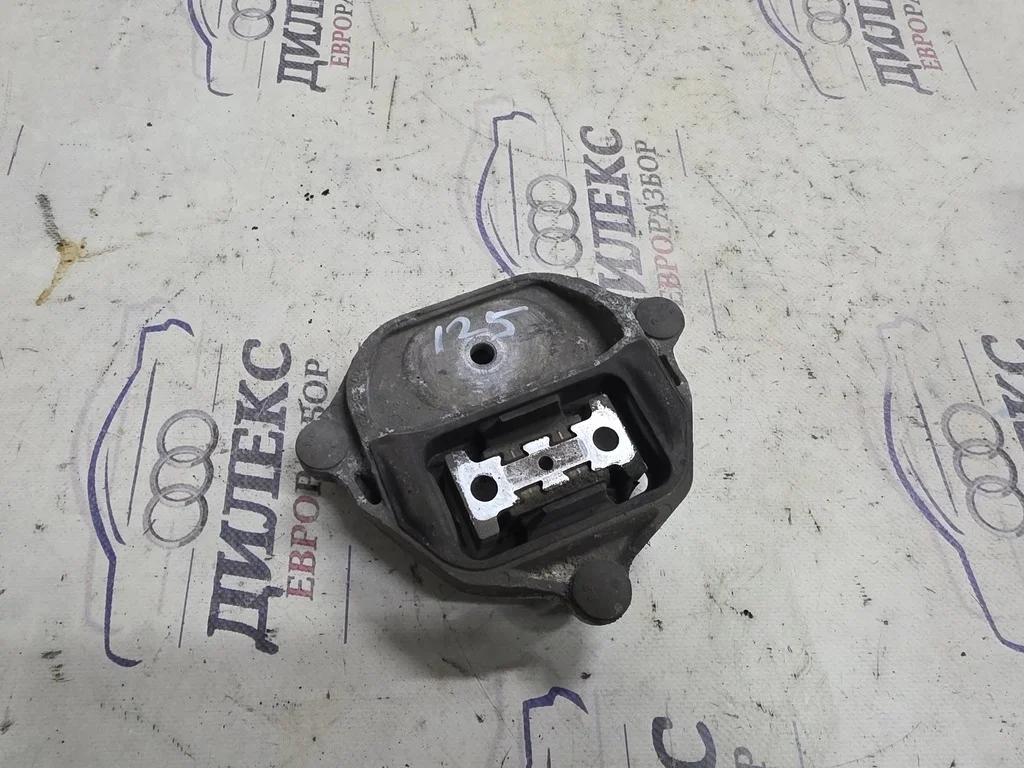 опора кпп Audi A8 [4H] 2010> - -