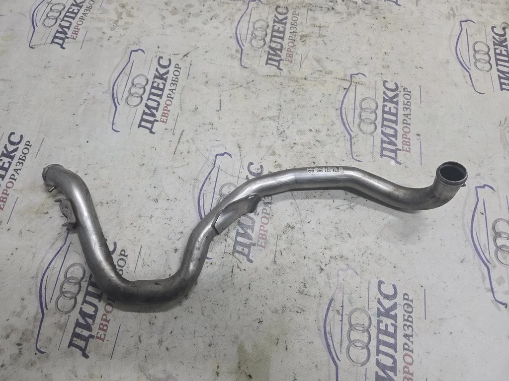 трубка системы охлаждения Audi A8 [4H] 2010> - -