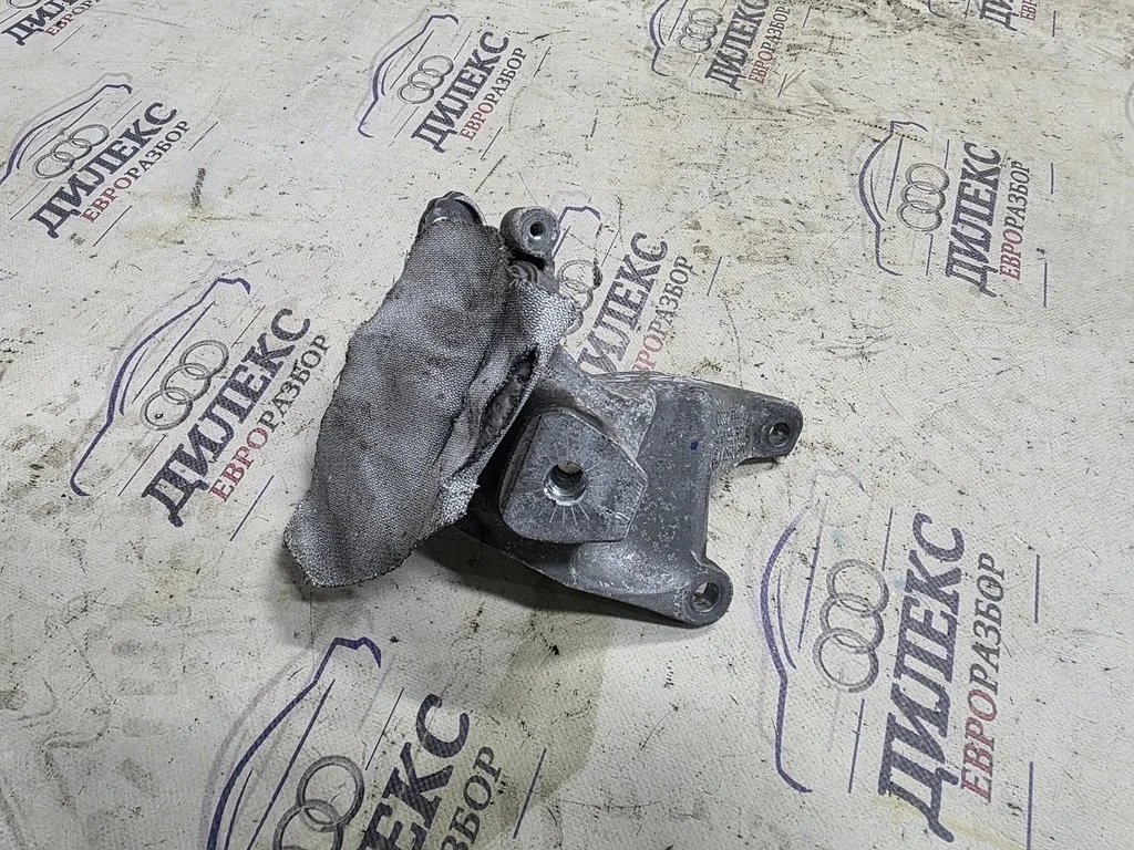 кронштейн опоры двигателя Audi A8 [4H] 2010> L -