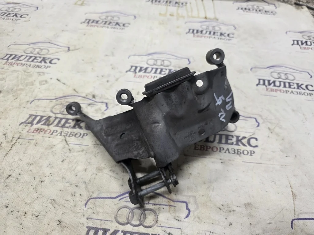 кронштейн опоры двигателя Audi A8 [4H] 2010> L -