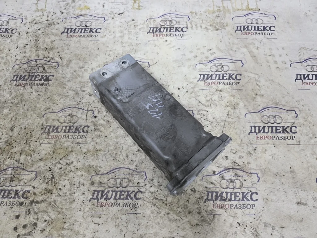 лонжерон Audi A8 [4H] 2010> R F