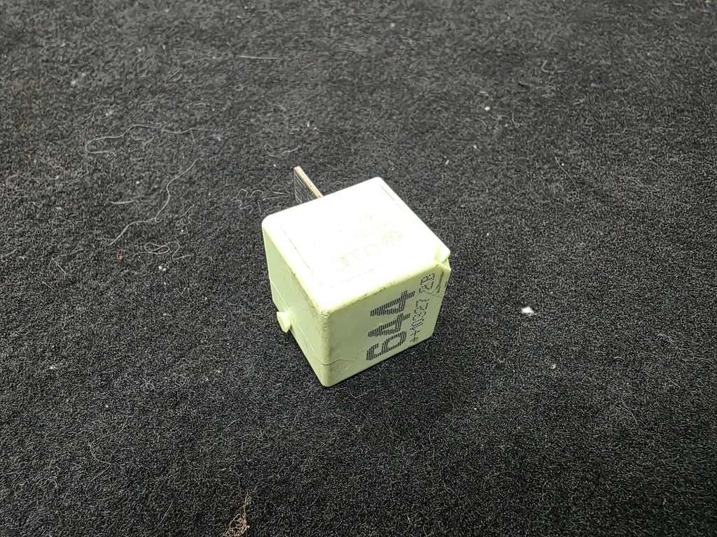 реле Audi A8 [4H] 2010> - -