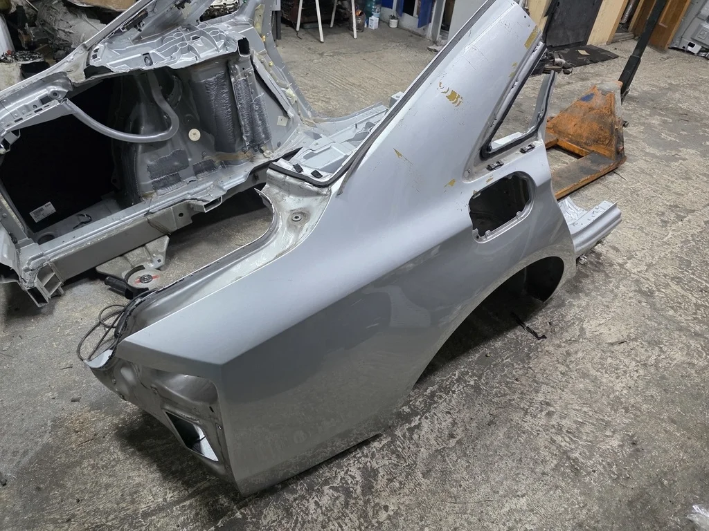 крыло Audi A8 [4H] 2010> R R