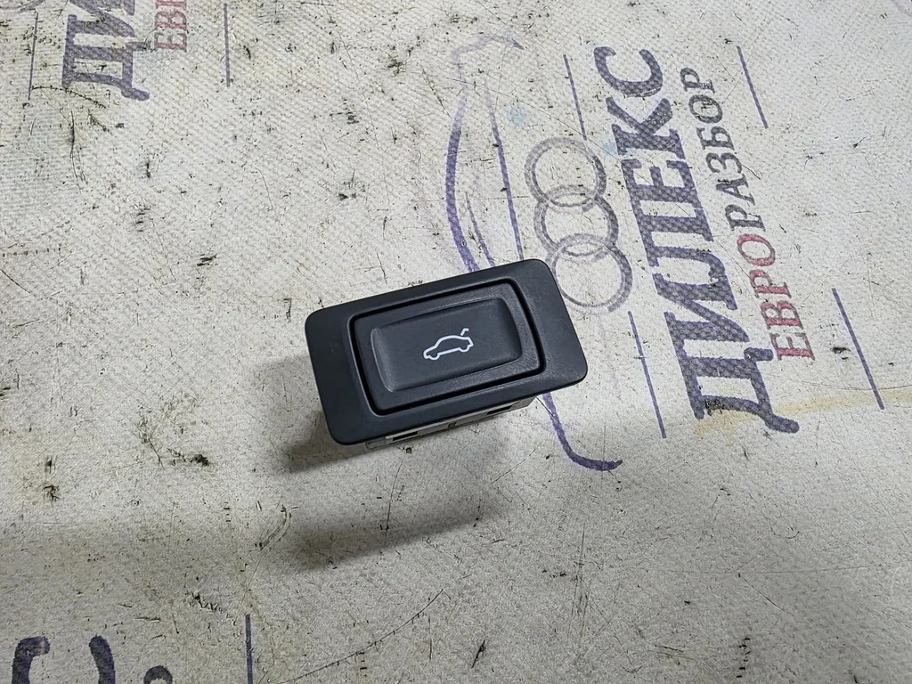кнопка открывания багажника Audi Q7 2005-2015 - -