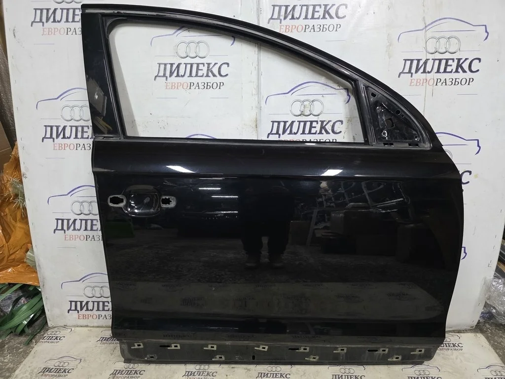 дверь Audi Q7 2005-2015 R F