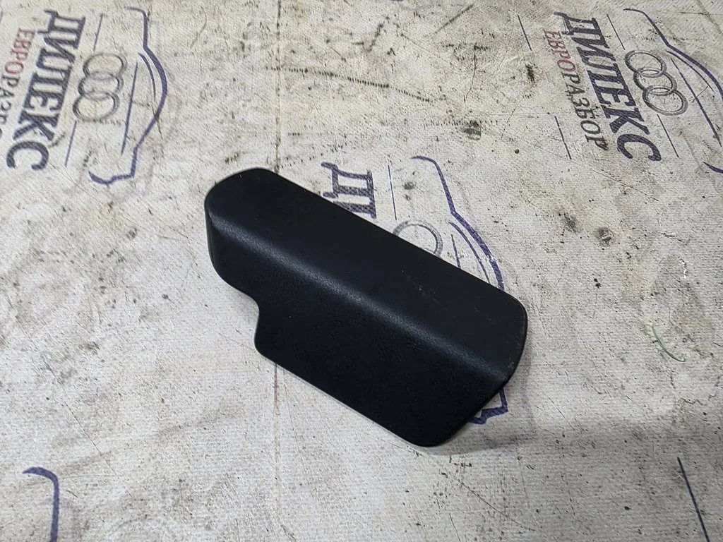 ручка открывания капота Audi Q7 2005-2015 - -