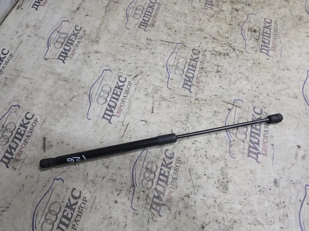 амортизатор капота Audi Q7 2005-2015 - -