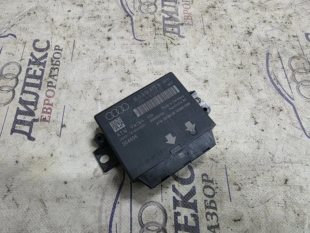 блок управления парктроником Audi Q7 2005-2015 - -