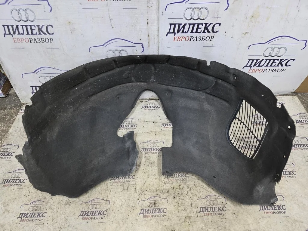 подкрылок Audi Q7 2005-2015 R F