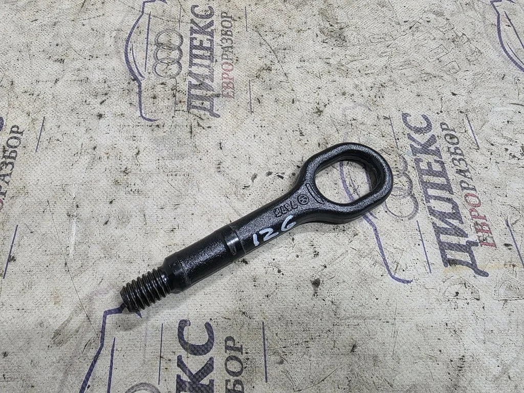 крюк буксировочный Audi Q7 2005-2015 - -