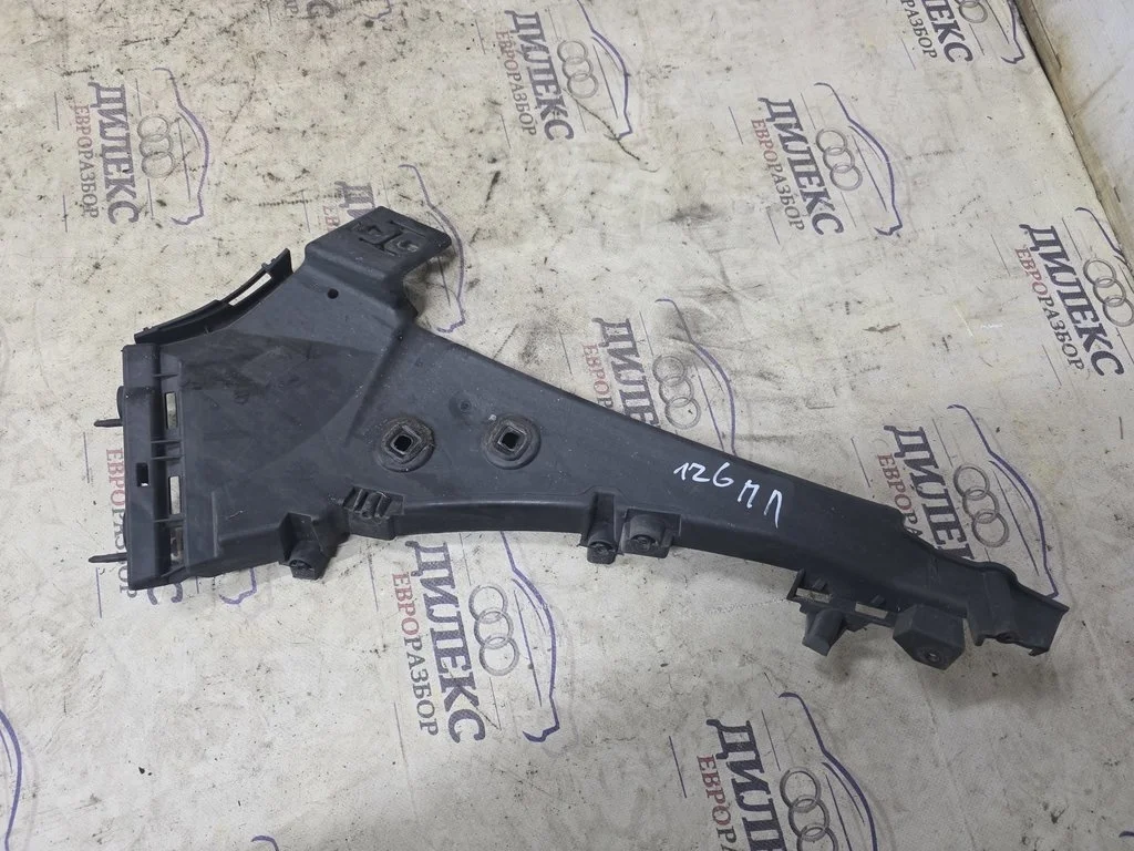 кронштейн переднего бампера Audi Q7 2005-2015 L F