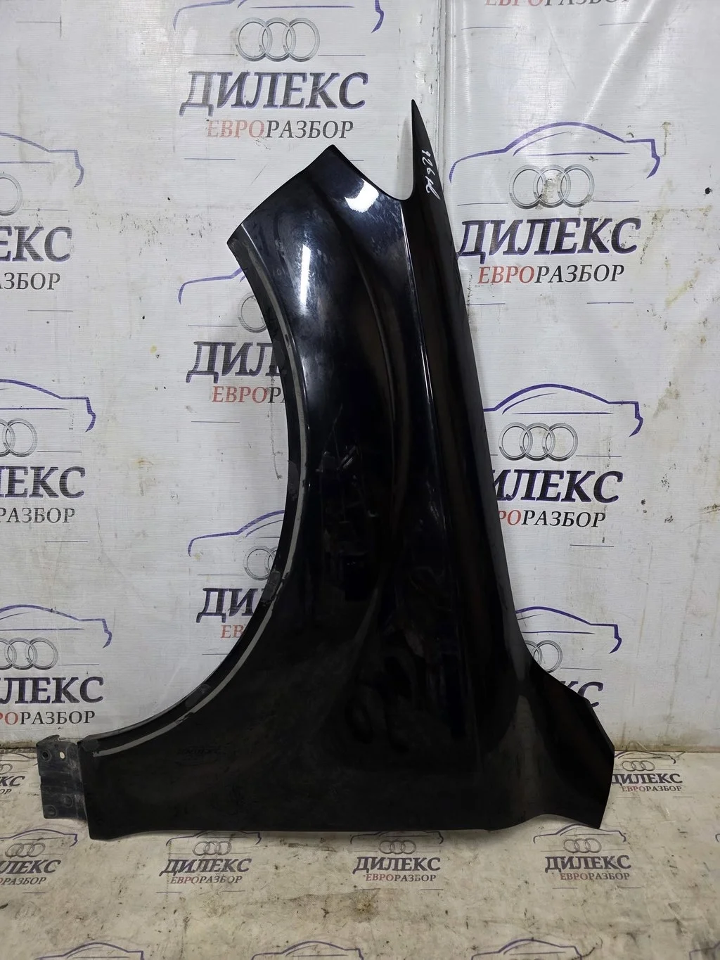 крыло Audi Q7 2005-2015 L F
