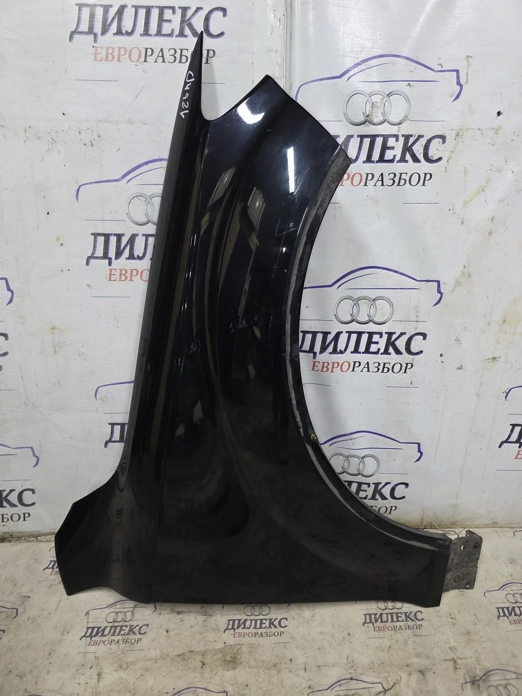 крыло Audi Q7 2005-2015 R F