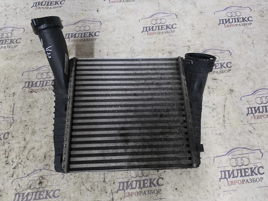 интеркулер Audi Q7 2005-2015 - -