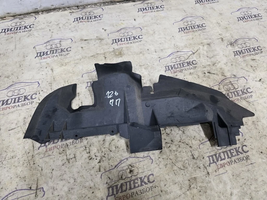 воздуховод радиатора Audi Q7 2005-2015 R -