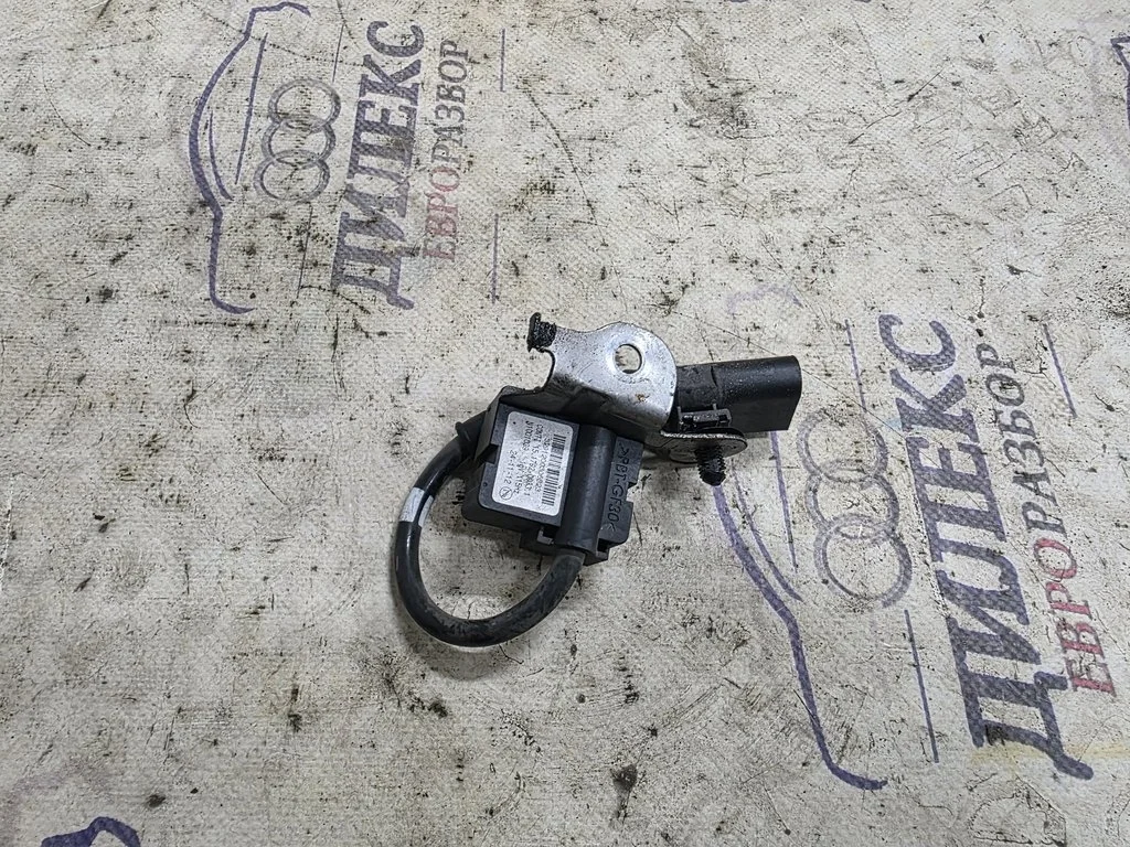 датчик ускорения Audi Q7 2005-2015 L F