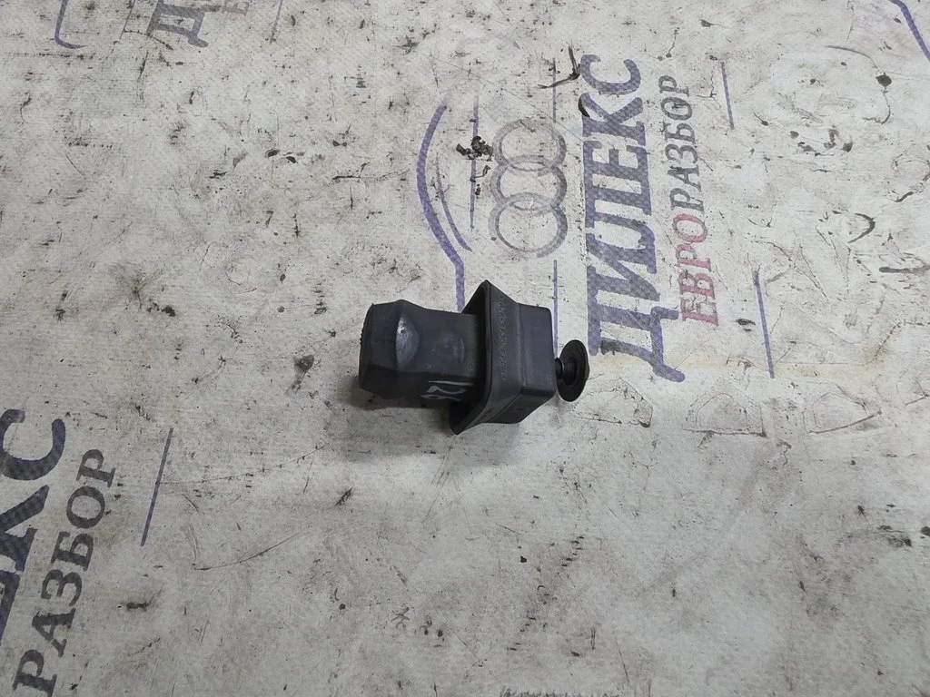 подушка радиатора основного Audi Q7 2005-2015 - -