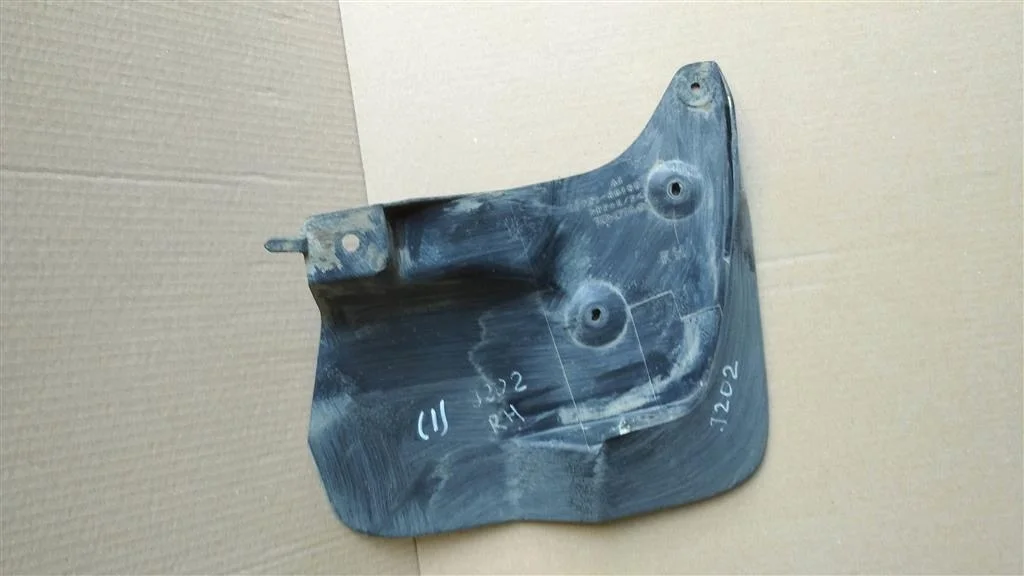 Б.у. брызговик TOYOTA LAND CRUISER J200 TOYOTA LAND CRUISER J200