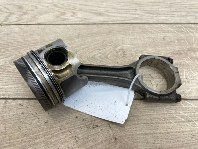 Поршень с шатуном VW Passat B6 2006-2011 3C
