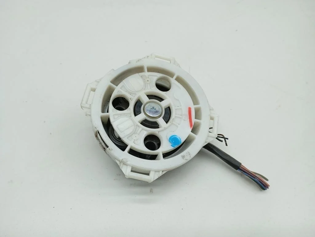 Моторчик зеркала Toyota Land Cruiser J200