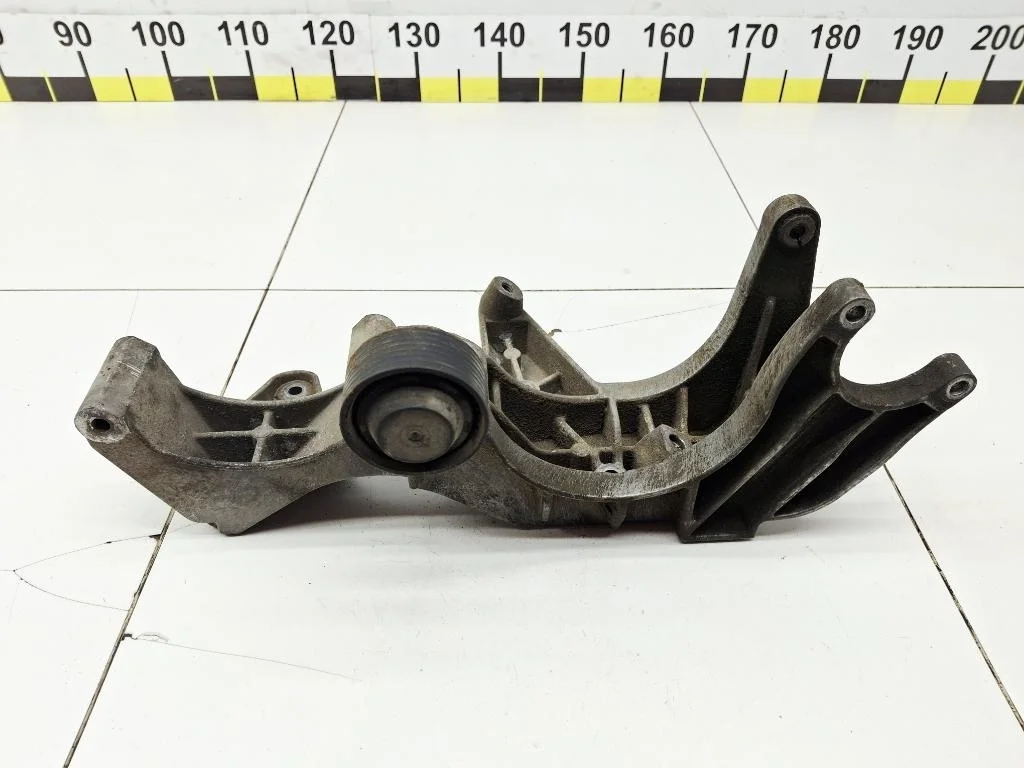 Кронштейн генератора Volkswagen Touareg 1 GP