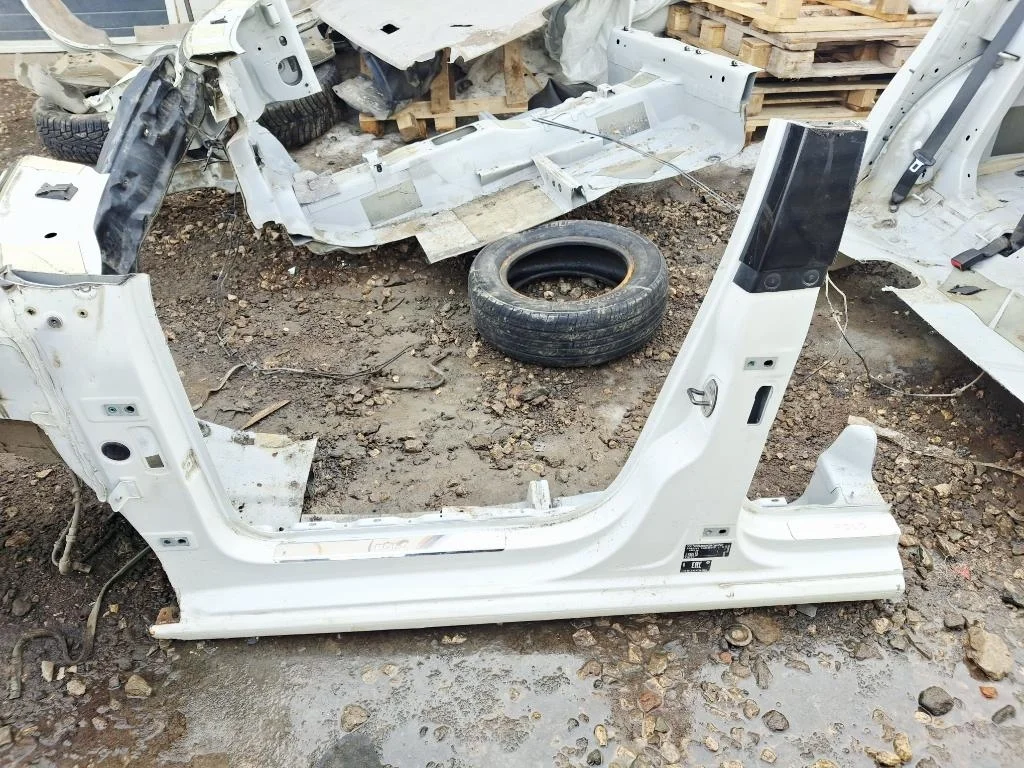 Порог со стойкой левый Volkswagen Polo 5 2016