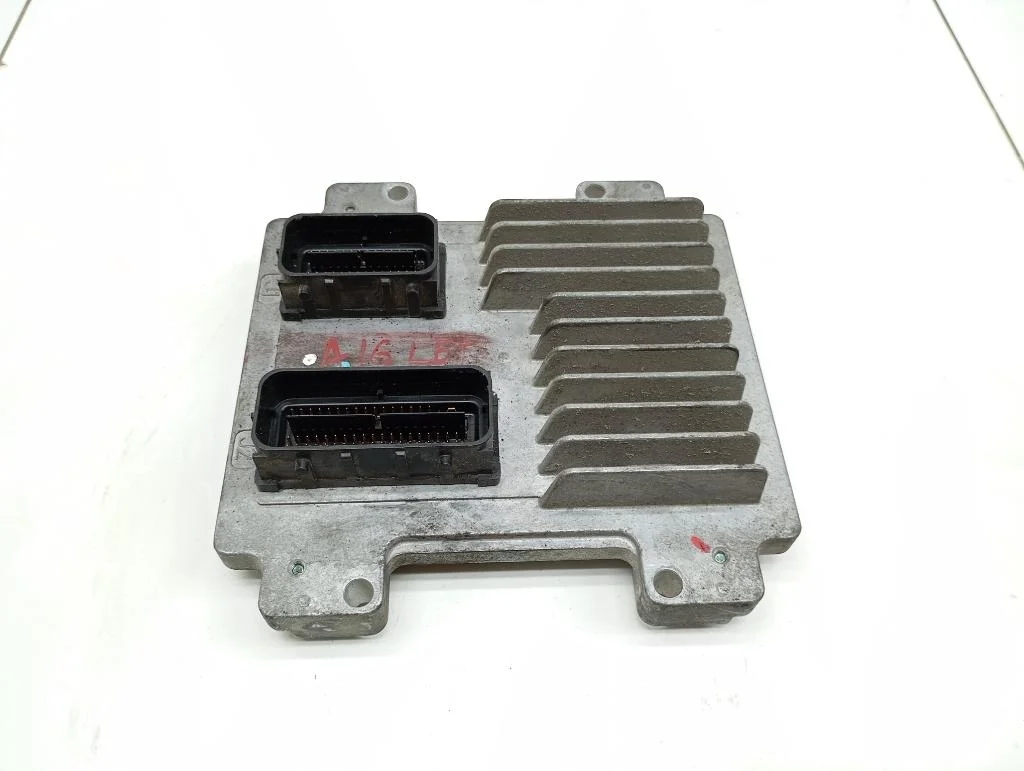Блок управления двигателем Opel Astra J