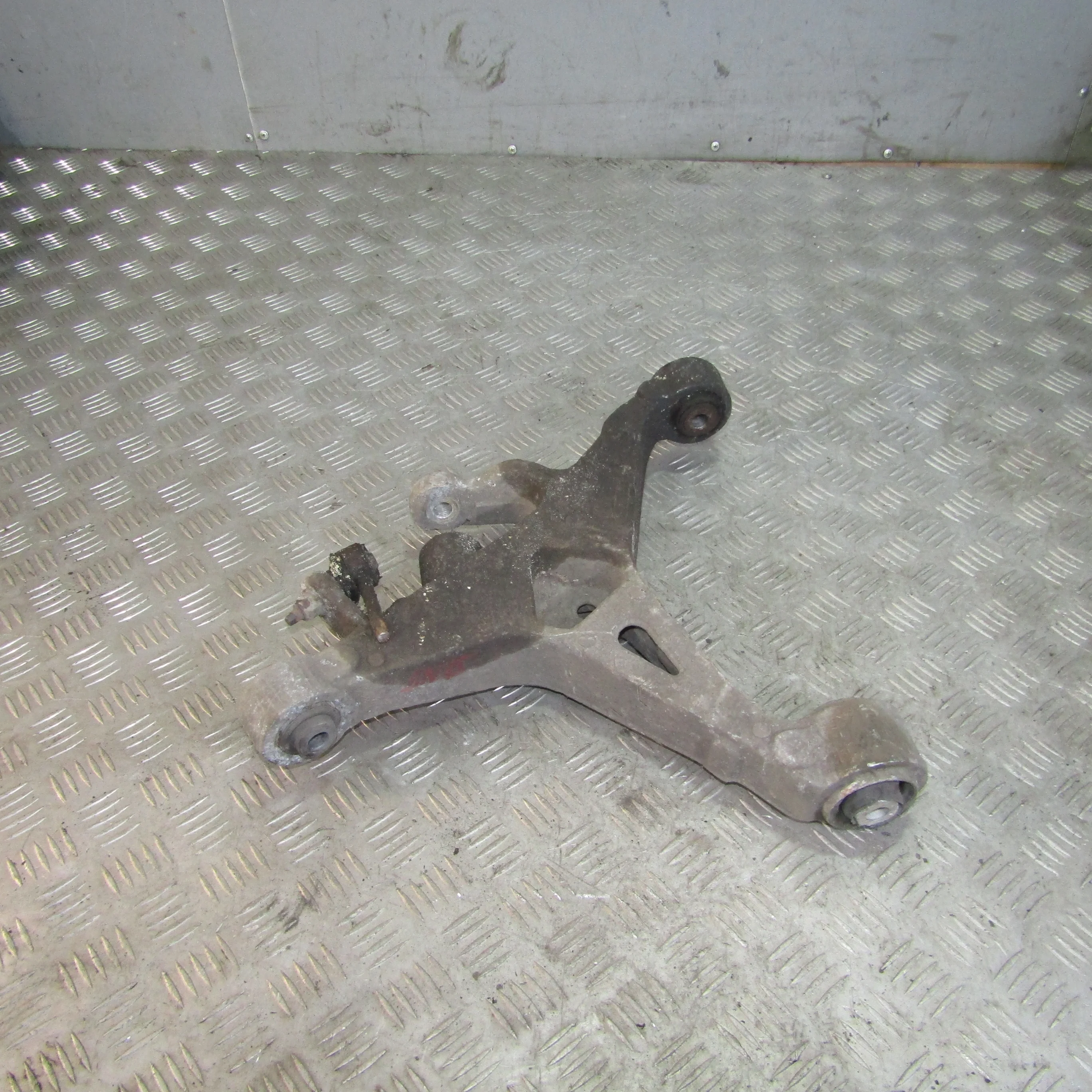 Рычаг задний нижний правый JAGUAR XF I (2007—2011)