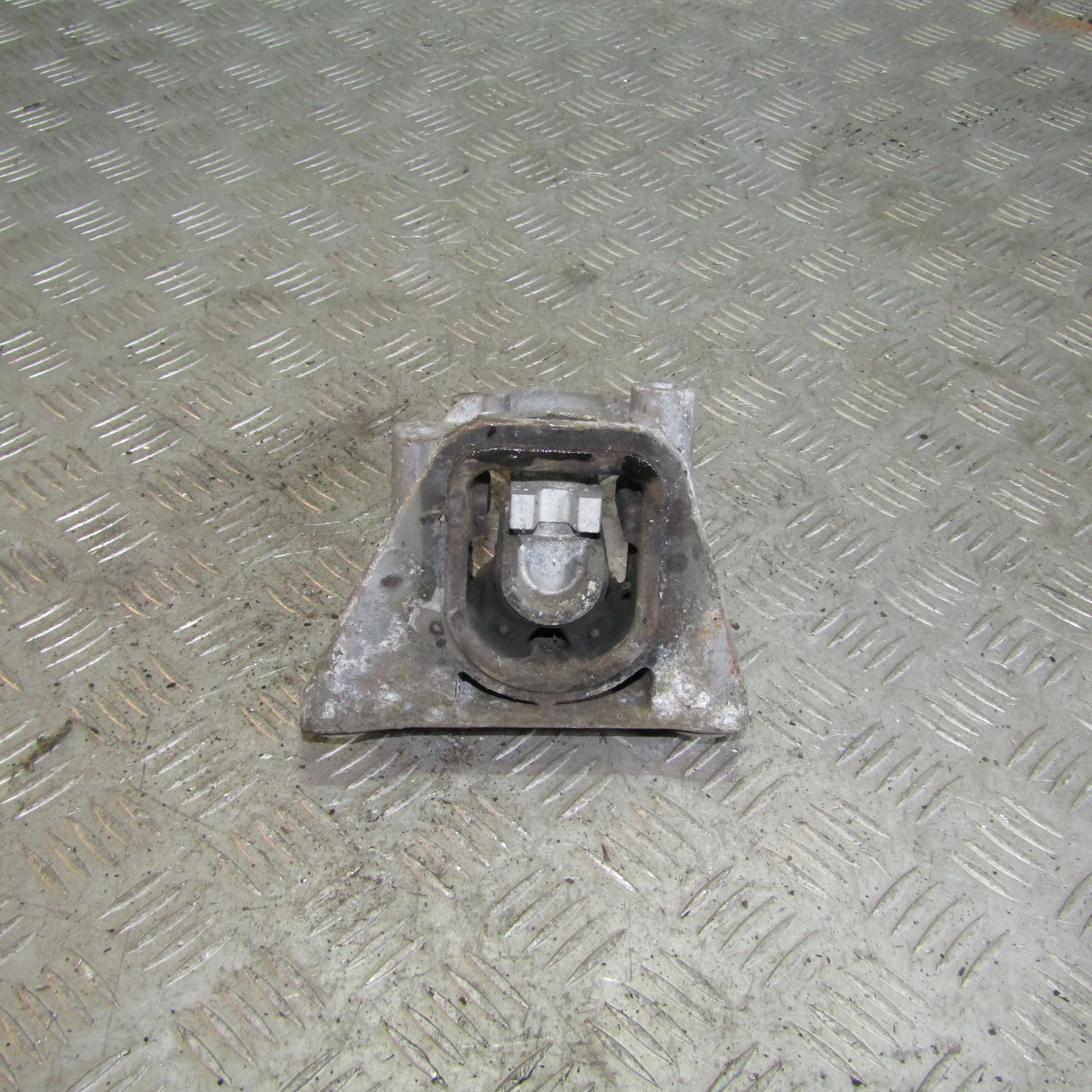 Опора КПП левая HONDA Civic VIII (2005—2009)