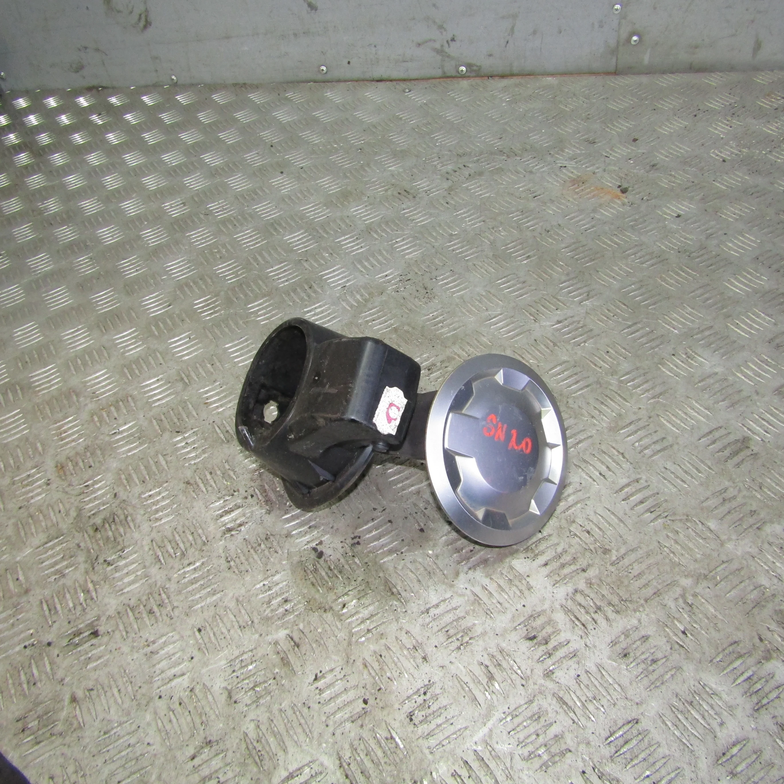 Лючок бензобака HONDA Civic VIII (2005—2009)