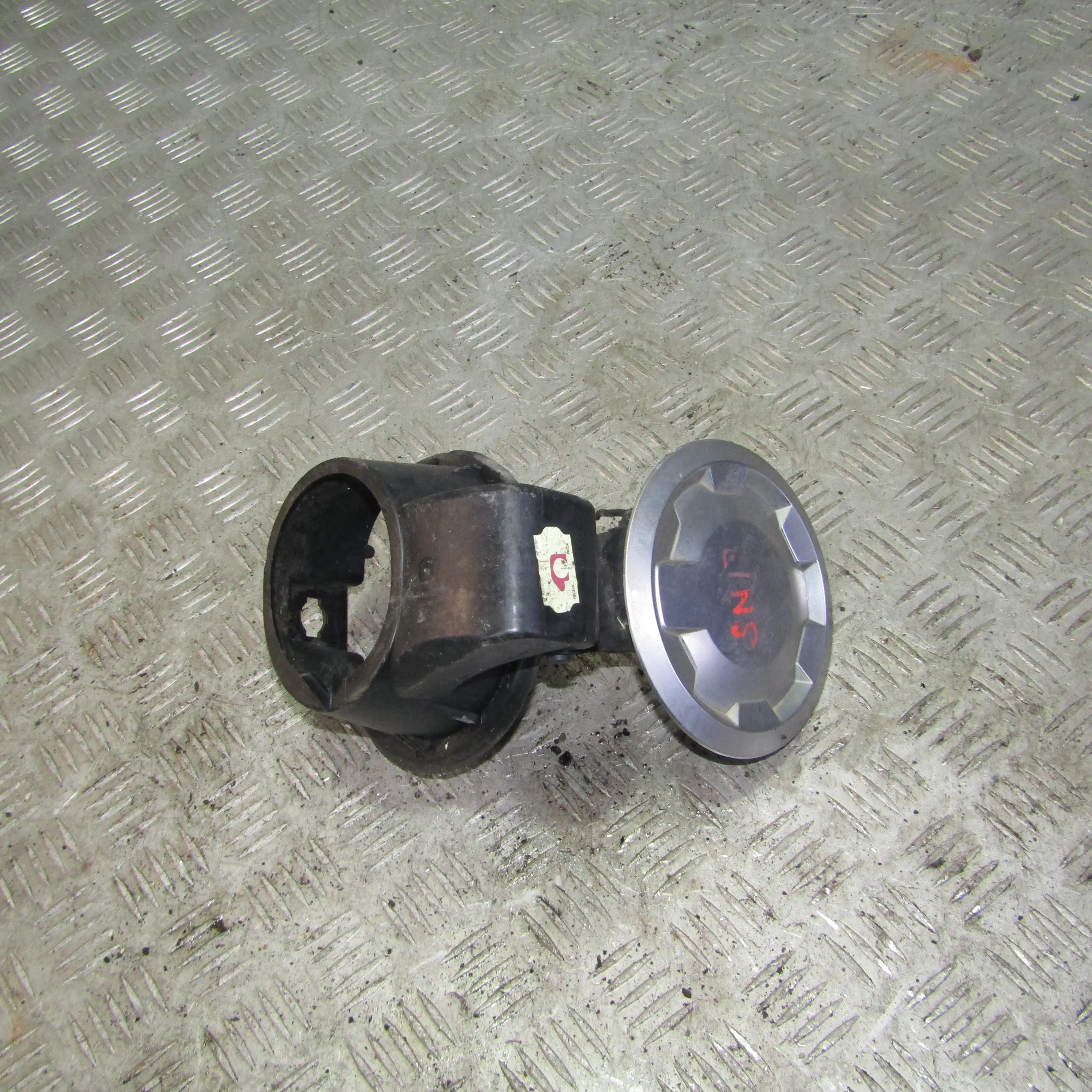 Лючок бензобака HONDA Civic VIII (2005—2009)