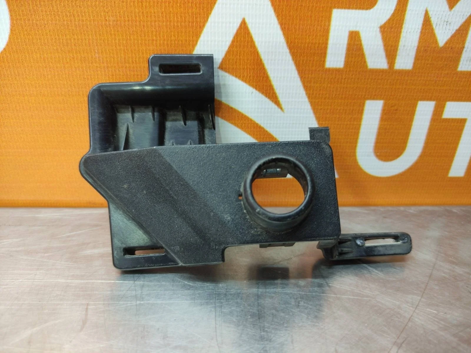 Кронштейн датчика парктроника Lexus RX 2019-нв 4