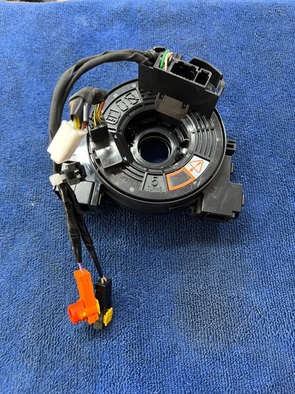 Механизм подрулевой для SRS (ленточный) LEXUS LX570 2018 8430830010 URJ202 3UR-FE 5.7