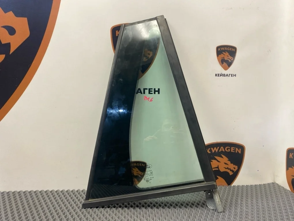 Стекло заднее Land Rover Range Sport 2008 L320