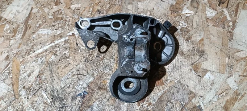 Кронштейн стабилизатора Audi A6 2007 4F5