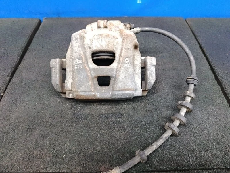 Суппорт тормозной Audi A4 2012 8K0615123C B8, передний левый