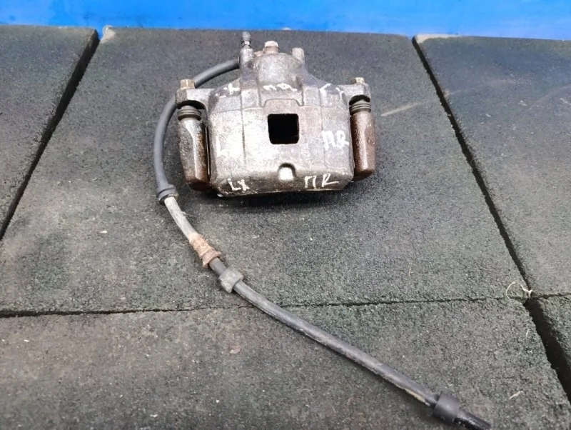 Суппорт тормозной Mitsubishi Lancer 2010 4605A476 CY2A 1.5 4A91, передний правый