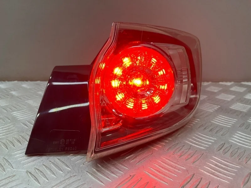 Фонарь Mazda 3 BL