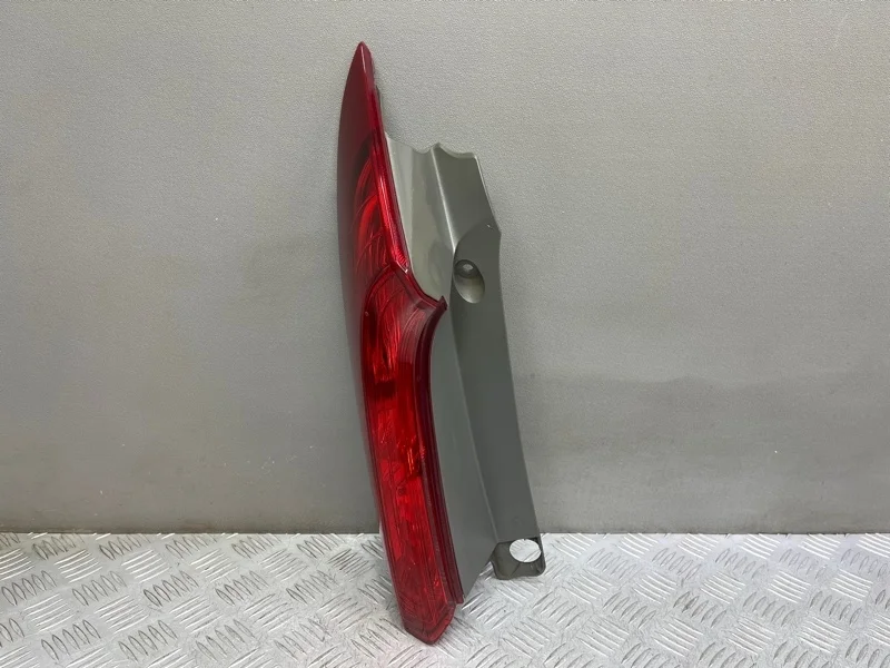 Фонарь Honda CR-V 4 RM