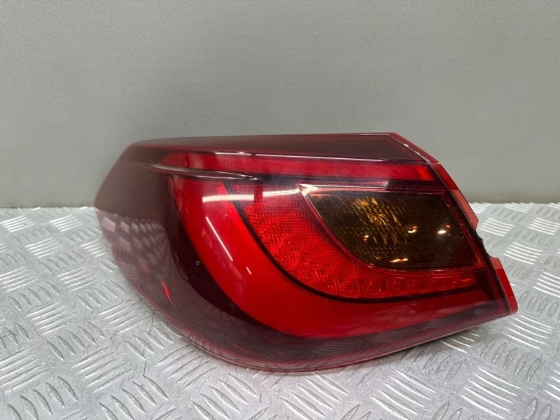 Фонарь Infiniti Q70 Y51