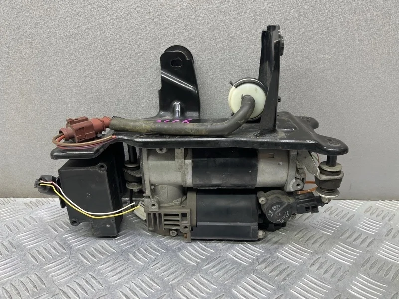 Компрессор пневмоподвески Audi A6 C6