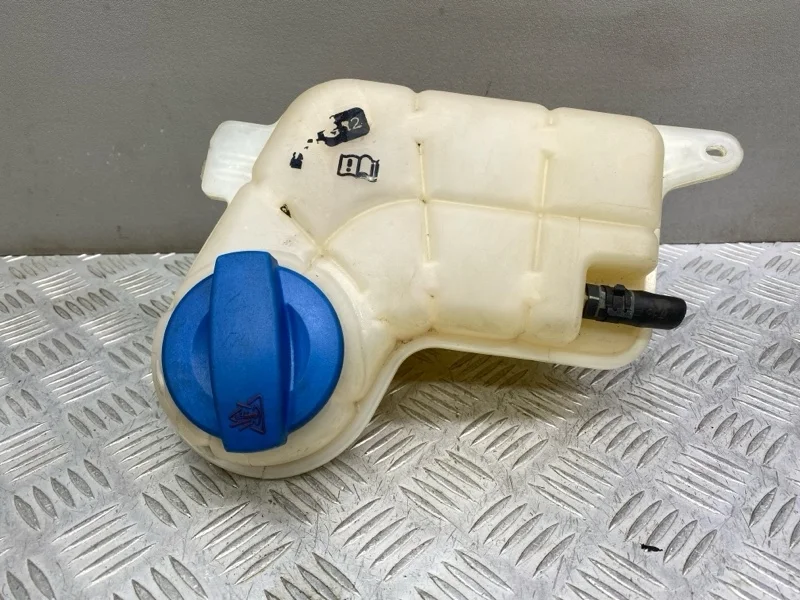 Бачок расширительный Audi A6 C6