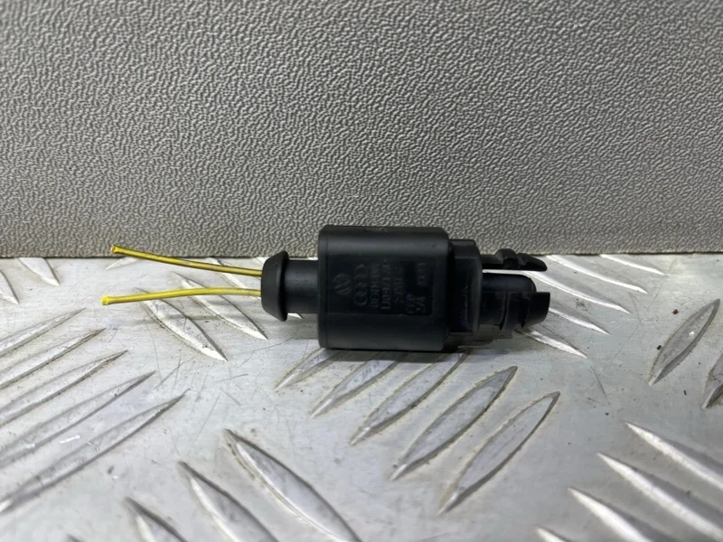 Датчик температуры Audi A6 C6