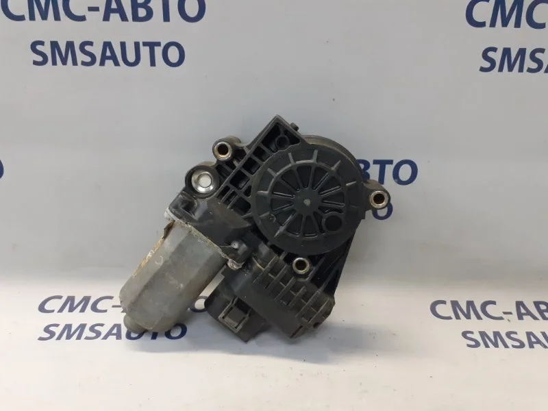 Моторчик стеклоподъемника Audi A6 Allroad 2000-2004 4B0959802E C5 2.7T, передний правый