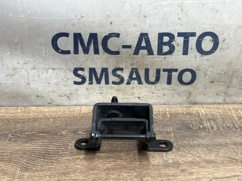 Петля багажника Volvo XC60 2020 31420134 XC60 D4204T14
