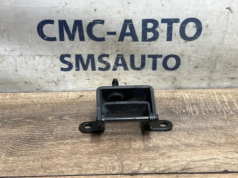 Петля багажника Volvo XC60 2020 31420134 XC60 D4204T14